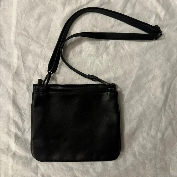 NWOT BÉIS Removable Clutch/Crossbody from The 2-in-1 Backpack — Discontinued! - Picture 2 of 4